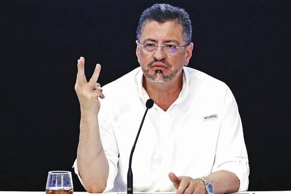 El presidente Chaves dijo que el lunes conversó por teléfono con su colega de Honduras, Xiomara Castro. El presidente Chaves dijo que el lunes conversó por teléfono con su colega de Honduras, Xiomara Castro.