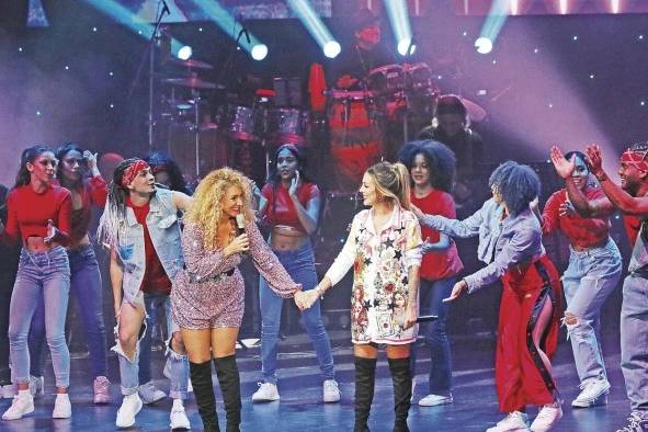 Intepretó el exitoso tema Despacito junto a la compositora y cantante colombiana Pitizion Intepretó el exitoso tema Despacito junto a la compositora y cantante colombiana Pitizion