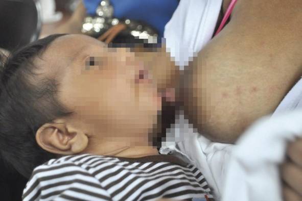 La lactancia materna en los primeros seis meses es clave para el desarrollo adecuado del niño. La lactancia materna en los primeros seis meses es clave para el desarrollo adecuado del niño.