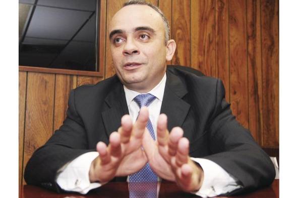 Víctor Luna, nuevo rector de la UMIP. Víctor Luna, nuevo rector de la UMIP.