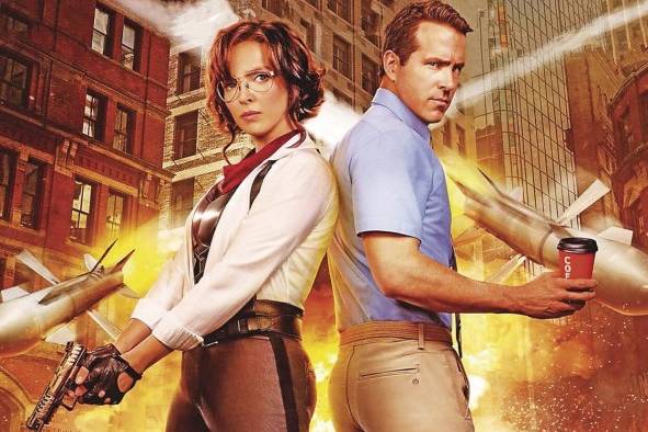 Se destaca una relación romántica entre Chica Molotov y Guy. Se destaca una relación romántica entre Chica Molotov y Guy.