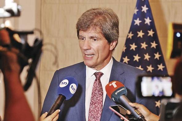 El subsecretario de Estado de Estados Unidos, José Fernández, durante el conversatorio con periodistas. El subsecretario de Estado de Estados Unidos, José Fernández, durante el conversatorio con periodistas.
