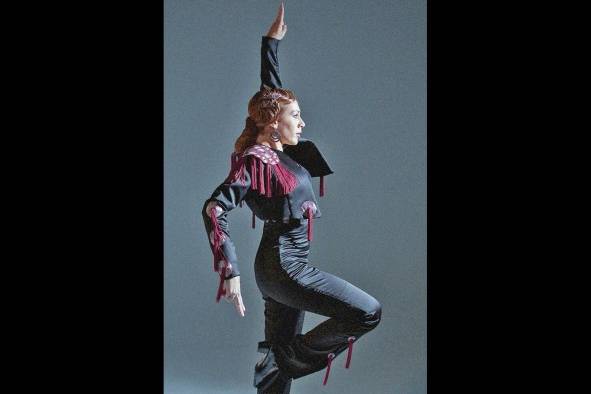 Además de bailaora también se dedica a la enseñanza del arte flamenco en la escuela de danza y teatro ExpresArte en Madrid. Además de bailaora también se dedica a la enseñanza del arte flamenco en la escuela de danza y teatro ExpresArte en Madrid.
