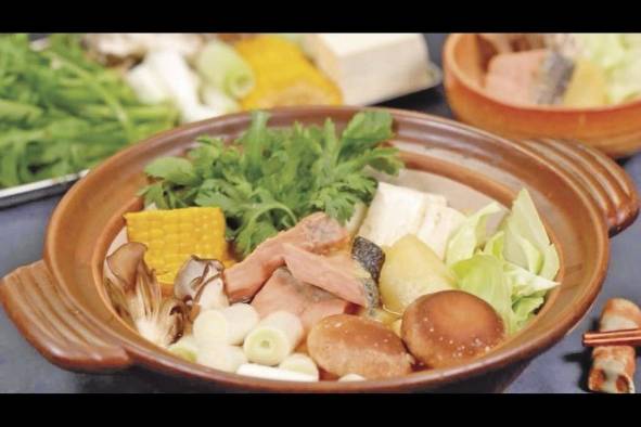 Gastronomía de Hokkaido, ishikari-nabe Gastronomía de Hokkaido, ishikari-nabe