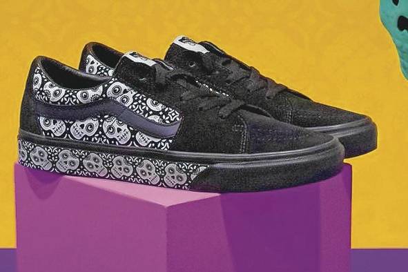 Reebook lanzó una colección unisex inspirada en las ofrendas tradicionales y altares en México. Reebook lanzó una colección unisex inspirada en las ofrendas tradicionales y altares en México.
