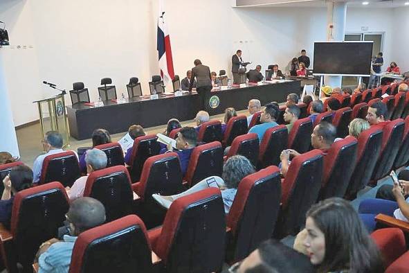 La Comisión de Trabajo mantiene en agenda el análisis del proyecto 748 que busca modificar la Ley Orgánica de la Caja de Seguro Social. La Comisión de Trabajo mantiene en agenda el análisis del proyecto 748 que busca modificar la Ley Orgánica de la Caja de Seguro Social.