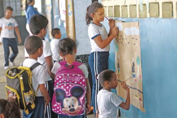 Expositores señalaron que en toda la región se nota 'un bajo nivel' educativo. Expositores señalaron que en toda la región se nota 'un bajo nivel' educativo.