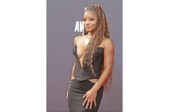La actriz, compositora y cantante estadounidense Halle Bailey La actriz, compositora y cantante estadounidense Halle Bailey