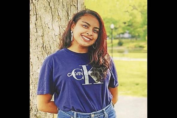 Claudia Vidal 'Hay que suprimir el estigma sobre la educación sexual'. Claudia Vidal es abogada y se ha desempeñado en el área comercial y procesal. Cuenta que desde los 17 años supo que quería ser jurista. “Crecí en el interior del país y cuando visité la Facultad de Derecho de la Universidad de Panamá (UP), fue muy inspirador para mí; entonces quise formar parte de este centro de estudio superior. Otro factor que me inspiró es mi pasión por los derechos humanos y la investigación”. Claudia Vidal 'Hay que suprimir el estigma sobre la educación sexual'. Claudia Vidal es abogada y se ha desempeñado en el área comercial y procesal. Cuenta que desde los 17 años supo que quería ser jurista. “Crecí en el interior del país y cuando visité la Facultad de Derecho de la Universidad de Panamá (UP), fue muy inspirador para mí; entonces quise formar parte de este centro de estudio superior. Otro factor que me inspiró es mi pasión por los derechos humanos y la investigación”.
