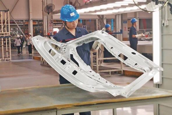 El municipio también es un destacado centro de producción de automóviles. El municipio también es un destacado centro de producción de automóviles.