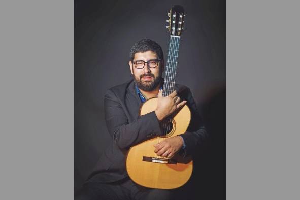 Miguel Álvarez: “para mí es un privilegio participar como artista invitado y espero poder colaborar en que más jóvenes se interesen por la guitarra”. Miguel Álvarez: “para mí es un privilegio participar como artista invitado y espero poder colaborar en que más jóvenes se interesen por la guitarra”.