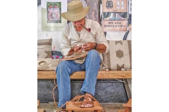 Víctor Julio Espino, artesano de cutarras de Santé. Víctor Julio Espino, artesano de cutarras de Santé.