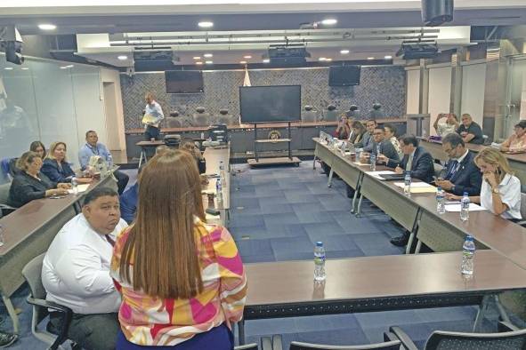 Los debates en base al borrador presentado el viernes continuarán esta semana y para entrar al primer debate Los debates en base al borrador presentado el viernes continuarán esta semana y para entrar al primer debate