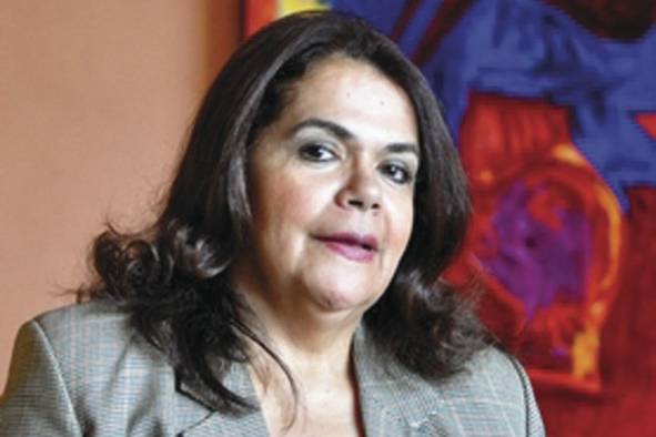 Ileana Gólcher. Docente Es licenciada en Trabajo Social con maestría en Tecnología y Comunicación Educativa. Coordinadora del proyecto Educación en Derechos Humanos y Democracia Ileana Gólcher. Docente Es licenciada en Trabajo Social con maestría en Tecnología y Comunicación Educativa. Coordinadora del proyecto Educación en Derechos Humanos y Democracia