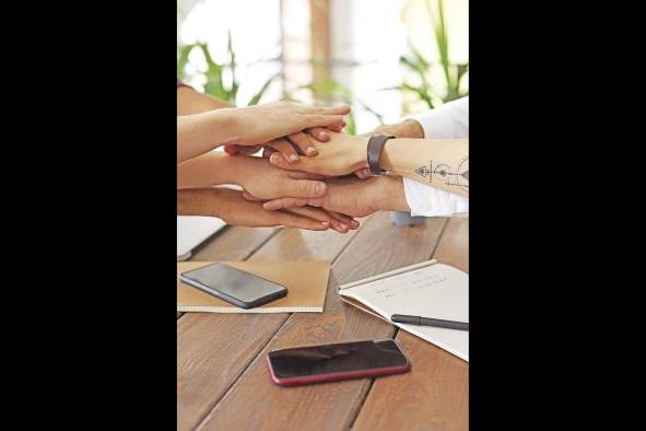 En la empresa familiar debe crearse previamente una relación de confianza. En la empresa familiar debe crearse previamente una relación de confianza.