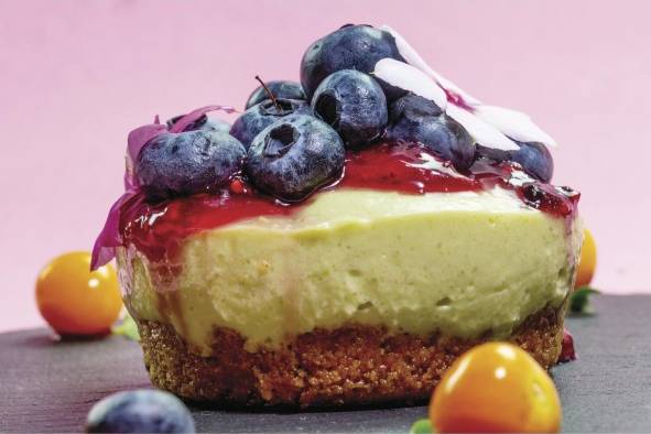 Cheese cake de aguacate con mermelada de frutos rojos Cheese cake de aguacate con mermelada de frutos rojos