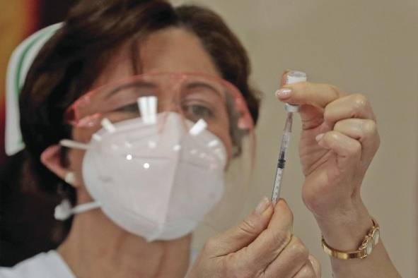El proceso de vacunación continuará con personal de salud, mayores de 60 años y mayores de 16 años con discapacidad El proceso de vacunación continuará con personal de salud, mayores de 60 años y mayores de 16 años con discapacidad