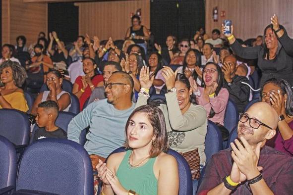 Publico durante el concierto de lanzamiento del videoclip de 'Me dijo bella'. Publico durante el concierto de lanzamiento del videoclip de 'Me dijo bella'.