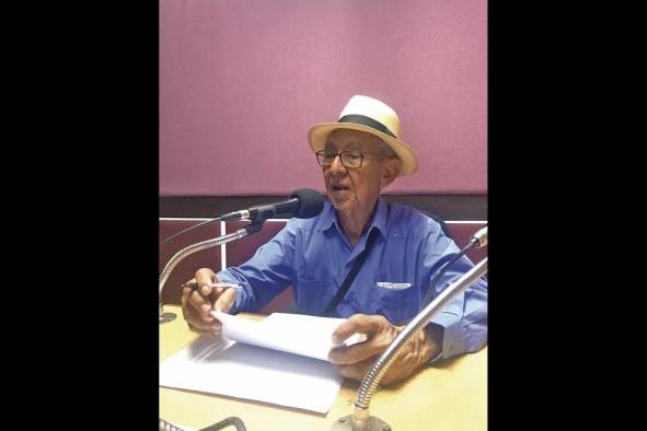 La pandemia del SARS-CoV-2 le ha dado una tregua a Demetrio en cuanto a su participación en programas radiales, donde daba a conocer su opinión sobre el acontecer nacional y deportivo. La pandemia del SARS-CoV-2 le ha dado una tregua a Demetrio en cuanto a su participación en programas radiales, donde daba a conocer su opinión sobre el acontecer nacional y deportivo.