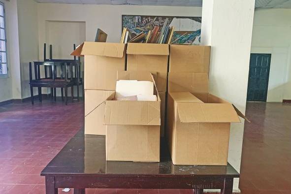 Cajas que contienen el inventario que se salvó Cajas que contienen el inventario que se salvó