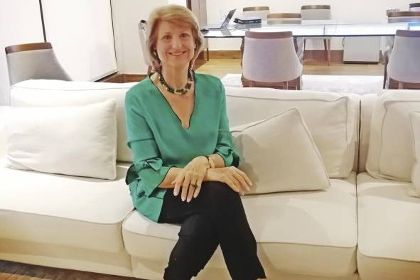 Mercedes Eleta de Brenes, supervisó la entrega de la documentación al Museo el Canal y su digitalización Mercedes Eleta de Brenes, supervisó la entrega de la documentación al Museo el Canal y su digitalización