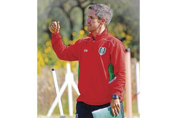 “Tienen jugadores que arriba pueden lastimar como Bonilla, Barrera, Smith, o Matías Belli… Nicaragua puede ser la sorpresa en la Copa Oro”, Juan Vita, director técnico de Real Tamayapo y ex entrenador de Nicaragua. “Tienen jugadores que arriba pueden lastimar como Bonilla, Barrera, Smith, o Matías Belli… Nicaragua puede ser la sorpresa en la Copa Oro”, Juan Vita, director técnico de Real Tamayapo y ex entrenador de Nicaragua.