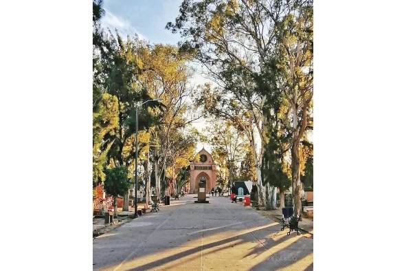 El turismo de cementerio es uno de los más tradicionales de México. El turismo de cementerio es uno de los más tradicionales de México.