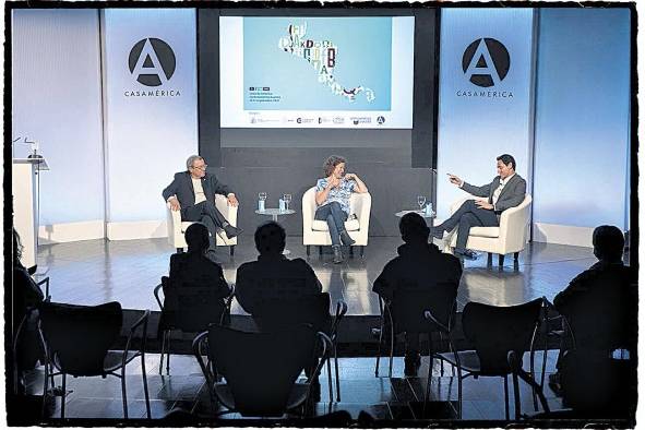 Horacio Castellanos Moya y Berna Gonza´lez Harbour, conversan con Javier Sancho Ma´s en diálogo Traspasando la realidad, durante CAC Madrid 2021. Horacio Castellanos Moya y Berna Gonza´lez Harbour, conversan con Javier Sancho Ma´s en diálogo Traspasando la realidad, durante CAC Madrid 2021.