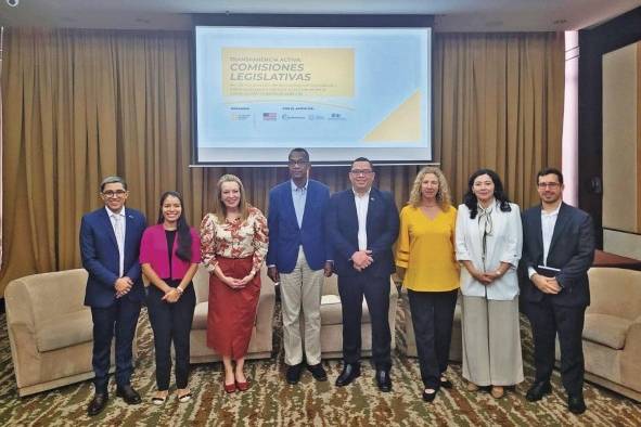 El foro fue organizado por la Fundación Espacio Cívico. El foro fue organizado por la Fundación Espacio Cívico.