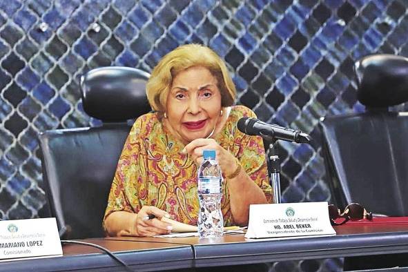 Mayín Correa, periodista y figura política de Panamá. Mayín Correa, periodista y figura política de Panamá.