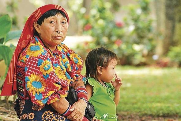 La mujer indígena se ha interesado más en la pesca, agricultura y política. La mujer indígena se ha interesado más en la pesca, agricultura y política.
