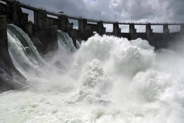 El agua cruda es un bien de altísimo valor e indispensable para el funcionamiento del Canal de Panamá. El agua cruda es un bien de altísimo valor e indispensable para el funcionamiento del Canal de Panamá.