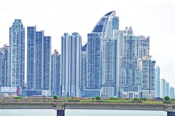De todos los extranjeros que entre enero y abril transitaron por Panamá irregularmente, 92.949 son de América del Sur. De todos los extranjeros que entre enero y abril transitaron por Panamá irregularmente, 92.949 son de América del Sur.