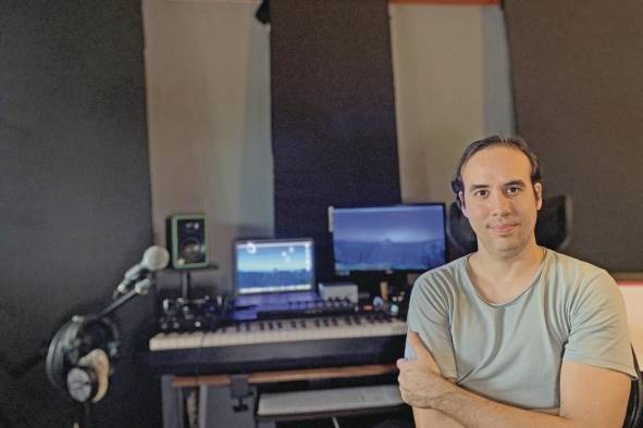 En su faceta como compositor y productor de música para cine y TV, Rodrigo Denis es autor de la banda sonora de 13 proyectos audiovisuales. En su faceta como compositor y productor de música para cine y TV, Rodrigo Denis es autor de la banda sonora de 13 proyectos audiovisuales.