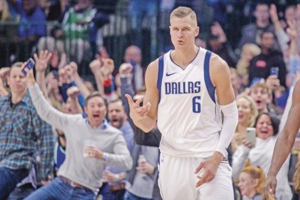 En 2019 fue fichado por los Dallas Maveriks. En 2019 fue fichado por los Dallas Maveriks.
