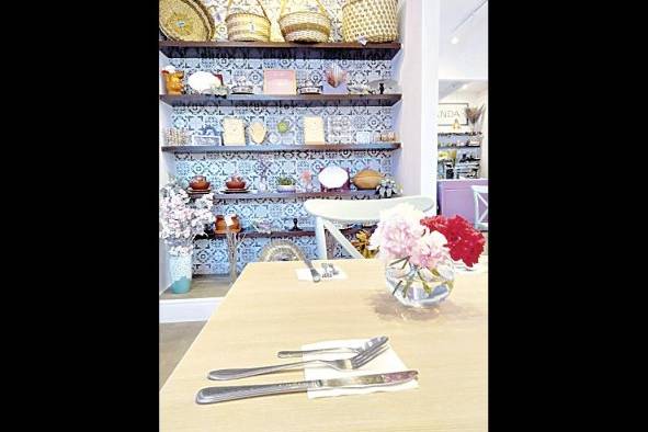Un pequeño gift shop apoya a artesanos y nuevos emprendedores Un pequeño gift shop apoya a artesanos y nuevos emprendedores