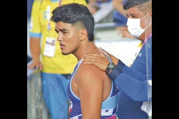 Max ha ganado preseas en tres torneos panamericanos de lucha y unas más, en los juegos de Cali. Max ha ganado preseas en tres torneos panamericanos de lucha y unas más, en los juegos de Cali.
