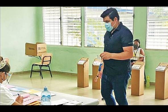En la elección de convencionales de este domingo se registró una participación del 32% de los miembros del partido. En la elección de convencionales de este domingo se registró una participación del 32% de los miembros del partido.