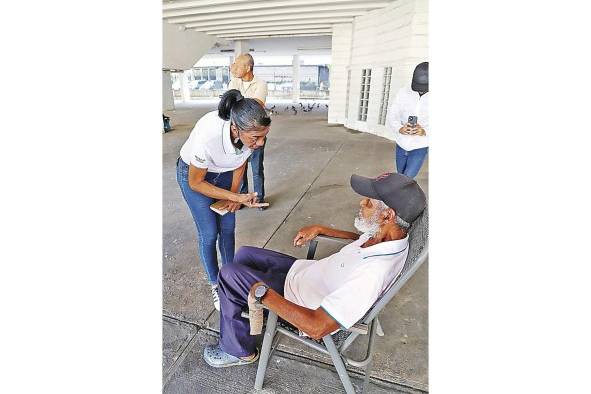 Unos 60 'sintecho' abandonan las calles con ayuda de la Alcaldía de Panamá Unos 60 'sintecho' abandonan las calles con ayuda de la Alcaldía de Panamá
