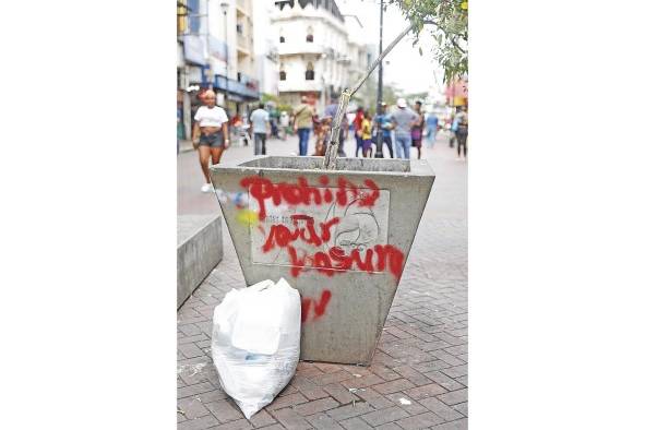 La Autoridad de Aseo espera mejorar la gestión de desechos de la Peatonal a futuro. La Autoridad de Aseo espera mejorar la gestión de desechos de la Peatonal a futuro.