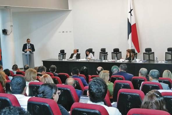 El fiscal contra la Delincuencia Organizada, Rómulo Bethancourt, comunicó la objeción del Ministerio Público por la exclusión de los delitos de corrupción en la jurisdicción de extinción de dominio. El fiscal contra la Delincuencia Organizada, Rómulo Bethancourt, comunicó la objeción del Ministerio Público por la exclusión de los delitos de corrupción en la jurisdicción de extinción de dominio.