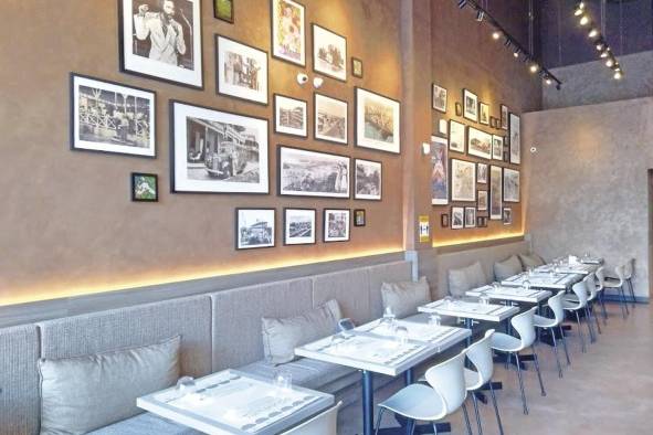 El salón puede atender un máximo de 30 comensales. El salón puede atender un máximo de 30 comensales.