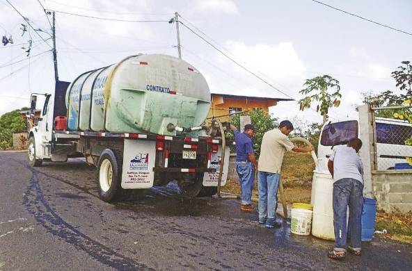 Según el presidente la población debe tener agua sin negociados. Según el presidente la población debe tener agua sin negociados.