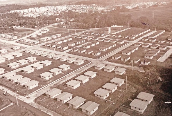 Urbanización Montería, muestra del importante impacto sobre la huella urbana, debido al empuje que dio a su expansión hacia el este y norte de la ciudad de Panamá. Urbanización Montería, muestra del importante impacto sobre la huella urbana, debido al empuje que dio a su expansión hacia el este y norte de la ciudad de Panamá.