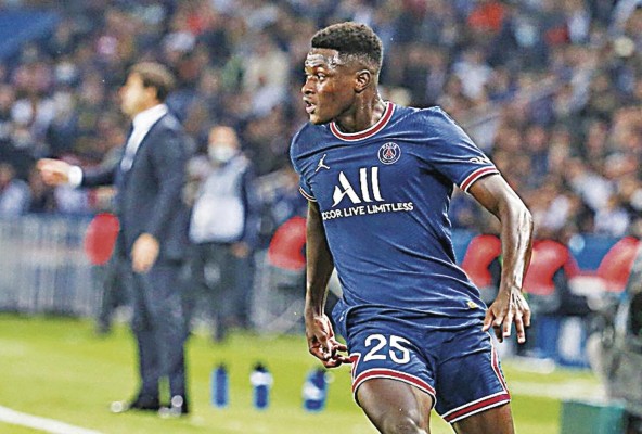 El defensor Nuno Mendes, durante un partido con el Paris Saint-Germain. El defensor Nuno Mendes, durante un partido con el Paris Saint-Germain.