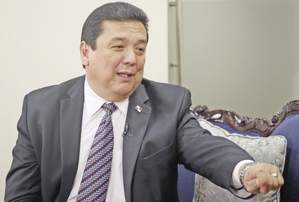 Eduardo Ulloa, procurador general. Eduardo Ulloa, procurador general.