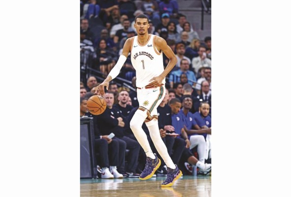 Para ver la última victoria de los Spurs hay que remontarse hasta el pasado 2 de noviembre. Para ver la última victoria de los Spurs hay que remontarse hasta el pasado 2 de noviembre.