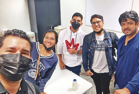 El estudio lo realizaron los panameños Víctor Santamaría, Krystel Villarreta y Marcos Solano de la Escuela de Ingeniería Biomédica e Instrumentación de la Universidad Latina. El estudio lo realizaron los panameños Víctor Santamaría, Krystel Villarreta y Marcos Solano de la Escuela de Ingeniería Biomédica e Instrumentación de la Universidad Latina.