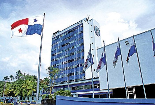 El 30 de abril próximo culmina la segunda legislatura del segundo periodo ordinario de sesiones. El 30 de abril próximo culmina la segunda legislatura del segundo periodo ordinario de sesiones.