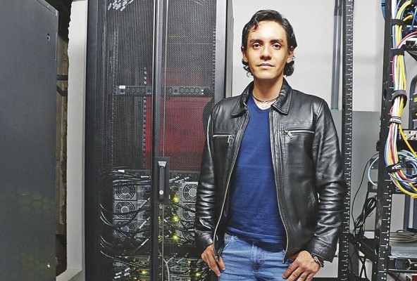 Dr. Carlos Mario Restrepo, investigador Dr. Carlos Mario Restrepo, investigador